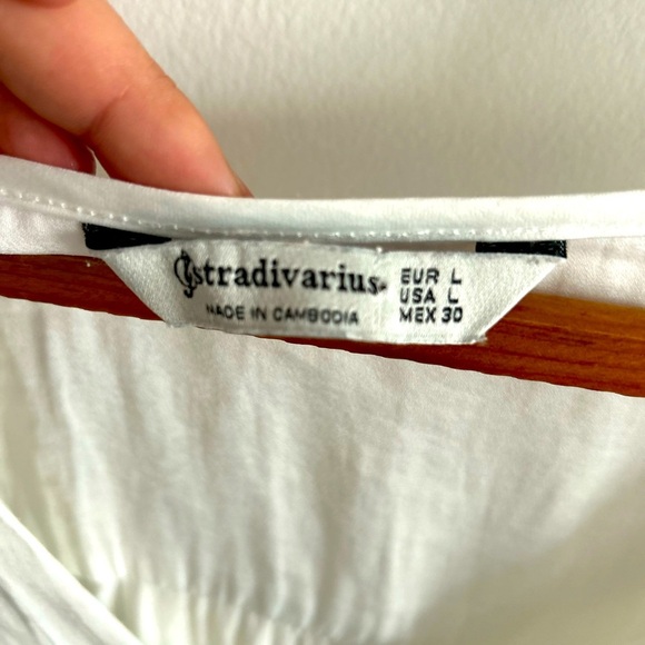Stradivarius Size L white Top - Picture 3 of 3